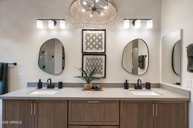 7394 W LISBON Lane, Peoria, AZ 85381