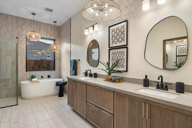 7394 W LISBON Lane, Peoria, AZ 85381