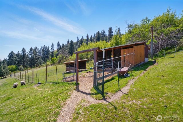 469 Tag Lane, Walla Walla, WA 99362