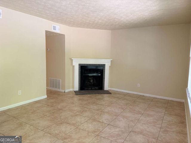 728 Burnt Creek Drive NW B, Lilburn, GA 30047