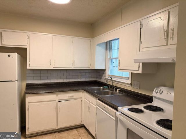 728 Burnt Creek Drive NW B, Lilburn, GA 30047