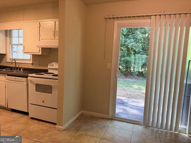 728 Burnt Creek Drive NW B, Lilburn, GA 30047