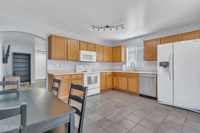 11216 W SELLS Drive, Phoenix, AZ 85037