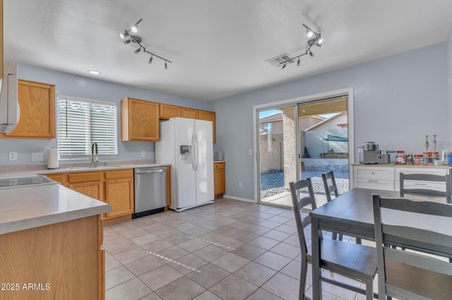 11216 W SELLS Drive, Phoenix, AZ 85037