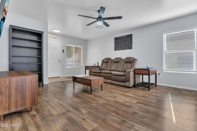 11216 W SELLS Drive, Phoenix, AZ 85037