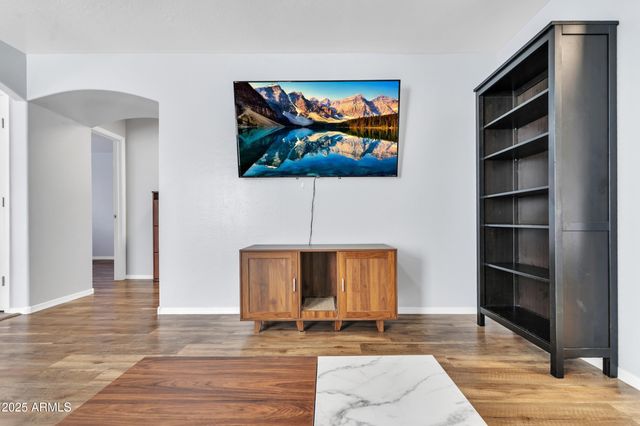 11216 W SELLS Drive, Phoenix, AZ 85037