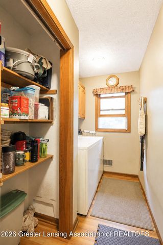 14112 Woodbury Road, Haslett, MI 48840