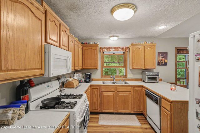 14112 Woodbury Road, Haslett, MI 48840