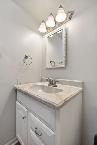 101 Cedarwood Ln, Madison, TN 37115