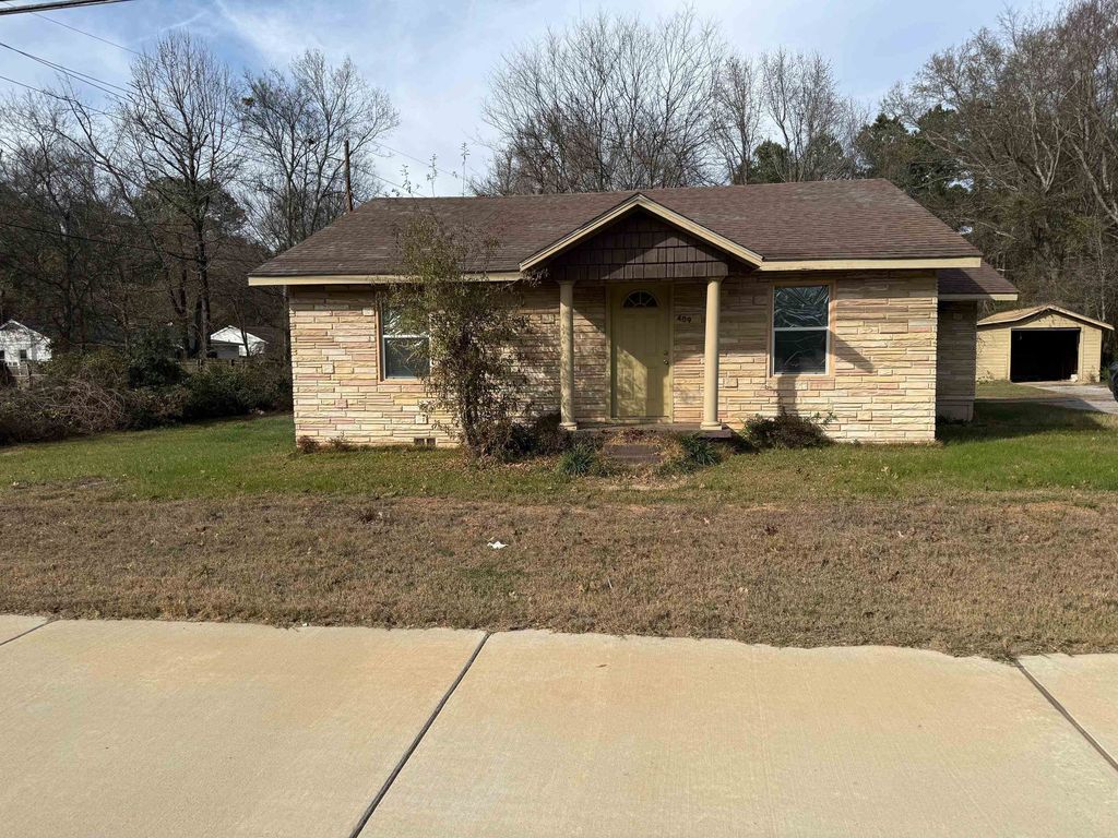 409 W Harrison Rd., Longview, TX 75604
