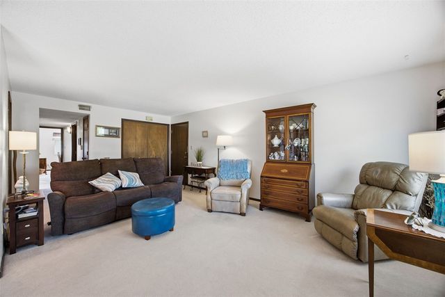 5712 Golden Court NE 59, Cedar Rapids, IA 52402