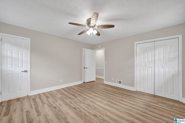 300 34TH AVENUE NE, Center Point, AL 35215