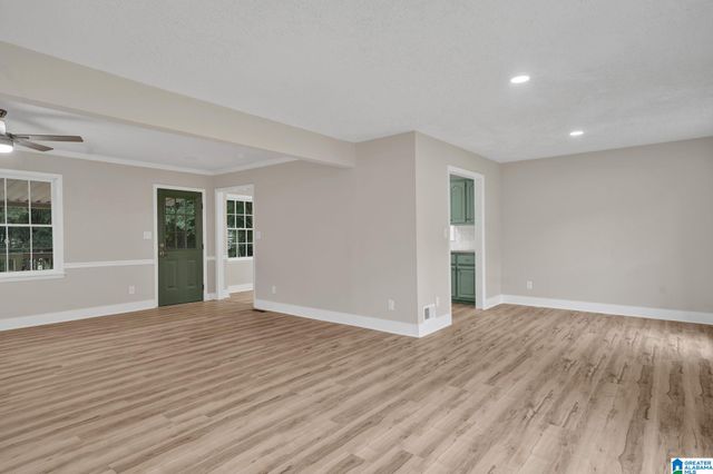 300 34TH AVENUE NE, Center Point, AL 35215