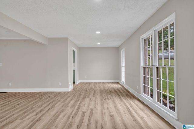 300 34TH AVENUE NE, Center Point, AL 35215