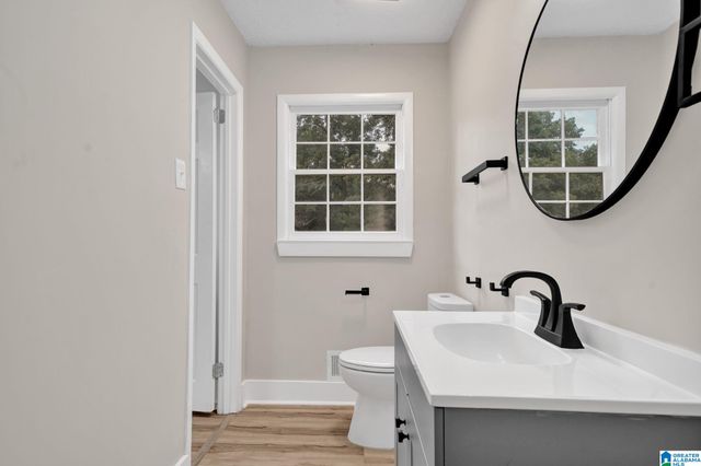 300 34TH AVENUE NE, Center Point, AL 35215