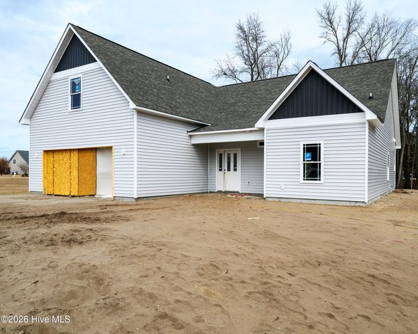 303 Ramonas Lake Court, New Bern, NC 28560