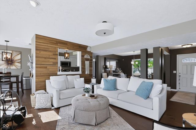 11499 Feather Rock Court, Fishers, IN 46037