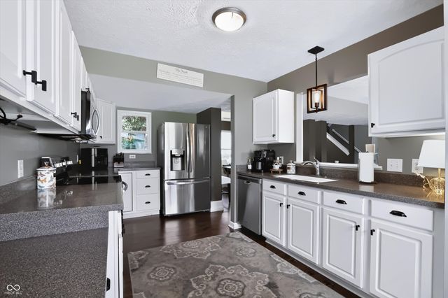 11499 Feather Rock Court, Fishers, IN 46037