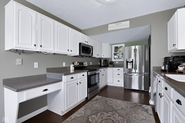 11499 Feather Rock Court, Fishers, IN 46037