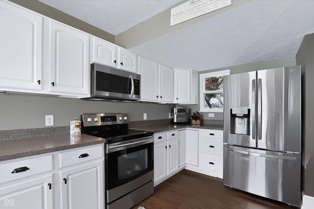 11499 Feather Rock Court, Fishers, IN 46037
