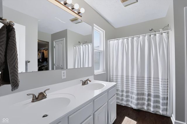 11499 Feather Rock Court, Fishers, IN 46037