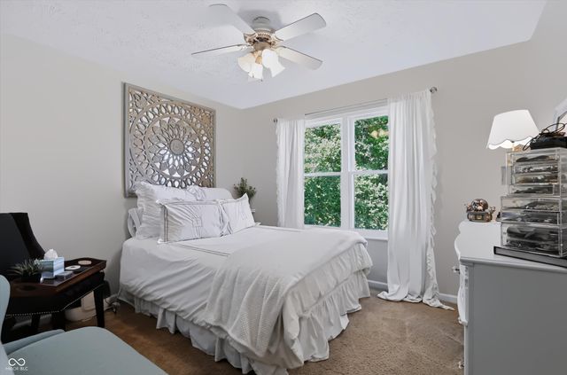 11499 Feather Rock Court, Fishers, IN 46037