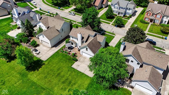 11499 Feather Rock Court, Fishers, IN 46037