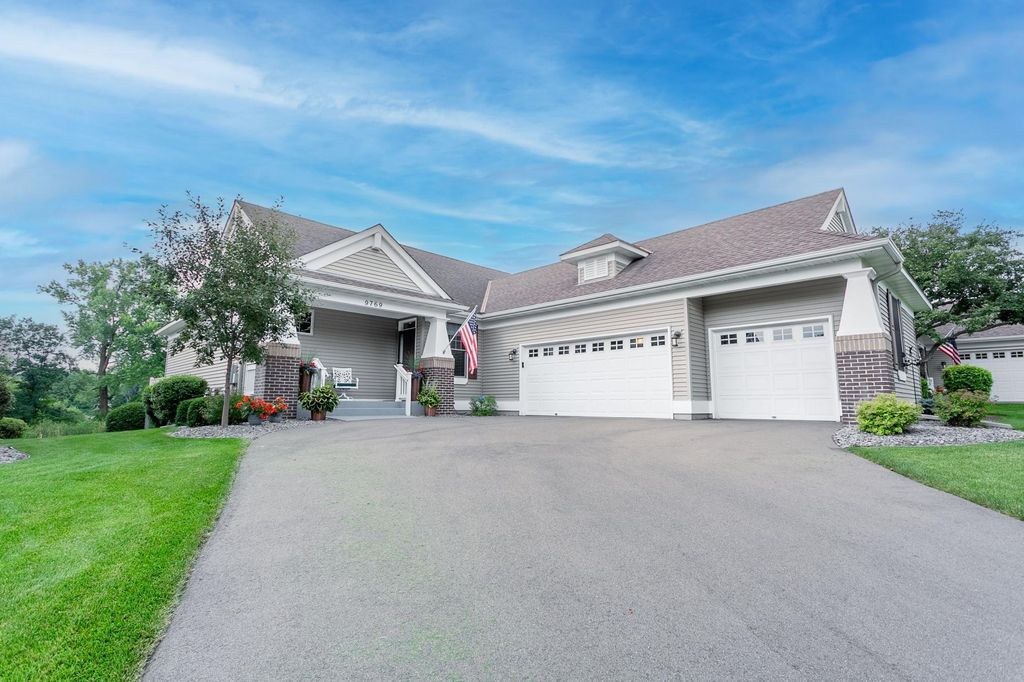 9769 Wedgewood Circle, Woodbury, MN 55125