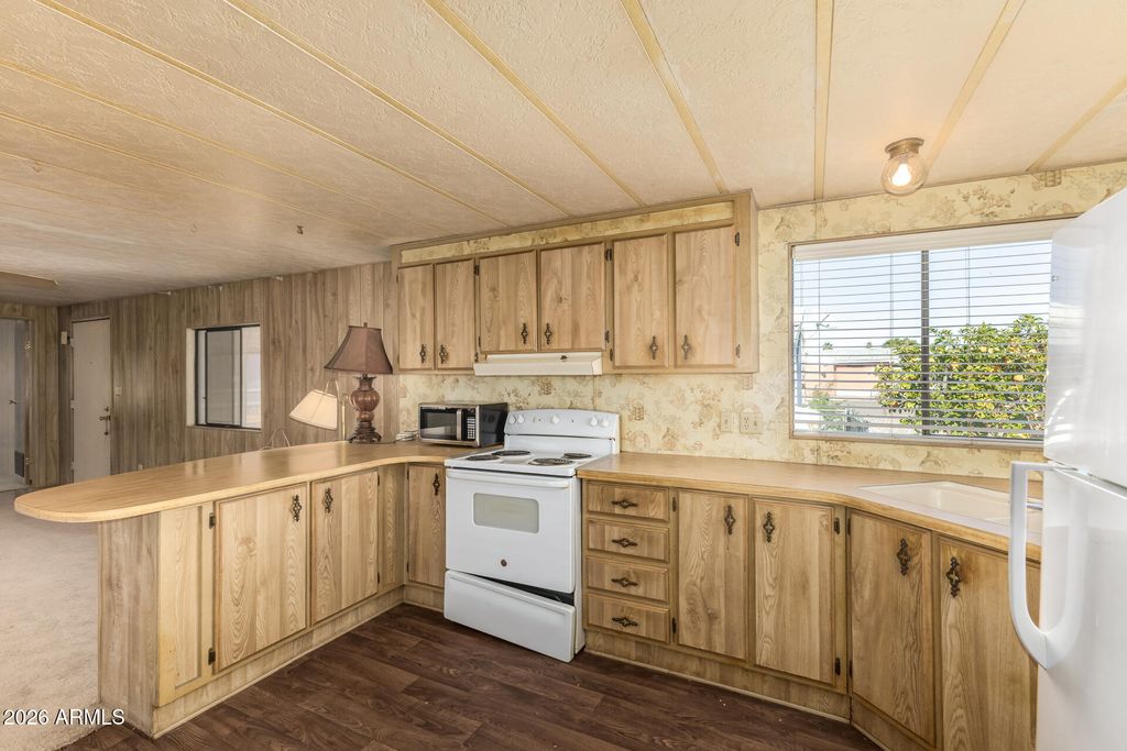 10955 N 79TH Avenue 144, Peoria, AZ 85345 — photo 2