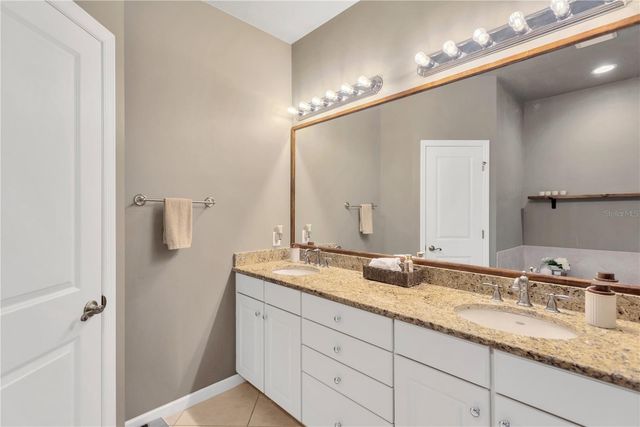 8307 MANOR CLUB CIRCLE 1, Tampa, FL 33647