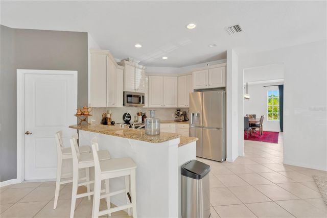 8307 MANOR CLUB CIRCLE 1, Tampa, FL 33647