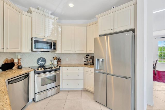 8307 MANOR CLUB CIRCLE 1, Tampa, FL 33647