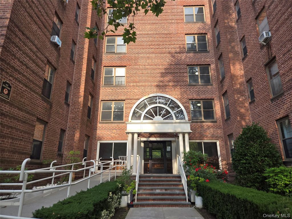 2190 Brigham Street 4B, Brooklyn, NY 11229