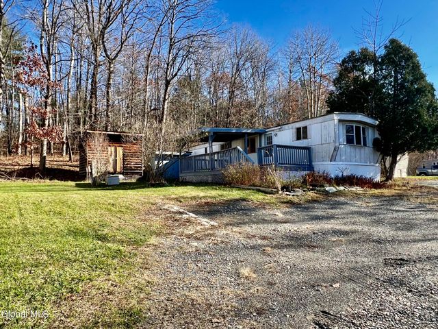 3-15 Whitney Way, East Greenbush, NY 12061