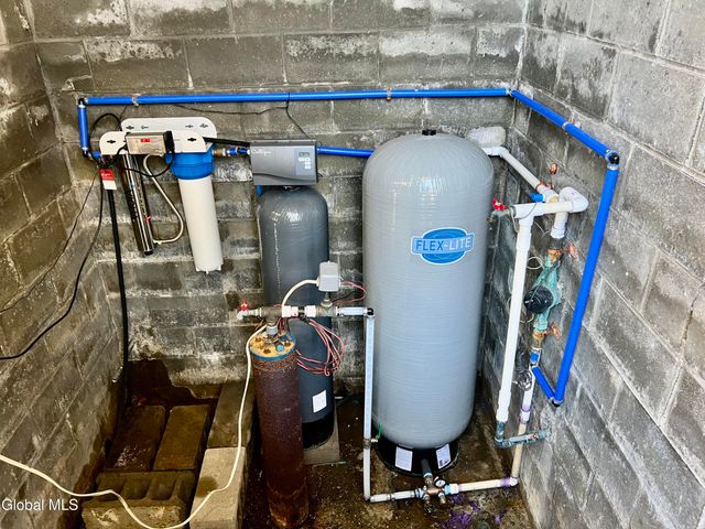 3-15 Whitney Way, East Greenbush, NY 12061