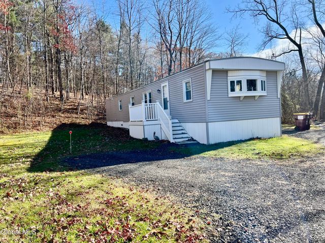 3-15 Whitney Way, East Greenbush, NY 12061