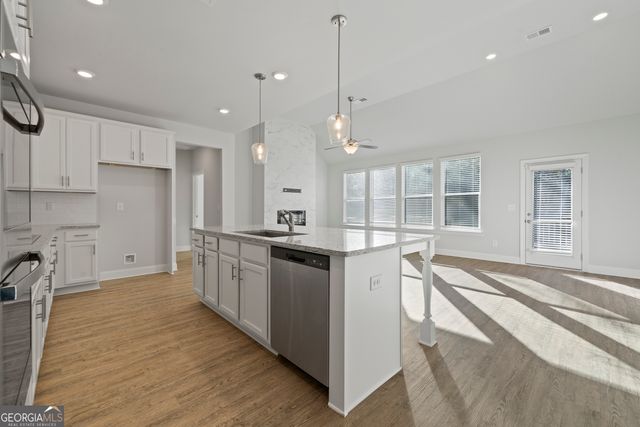 2910 Red Fox Drive, Haddock, GA 31033