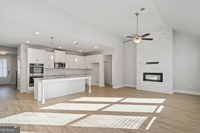 2910 Red Fox Drive, Haddock, GA 31033