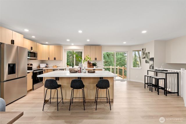 33343 12th Avenue SW, Federal Way, WA 98023