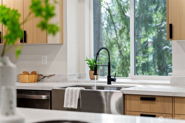 33343 12th Avenue SW, Federal Way, WA 98023