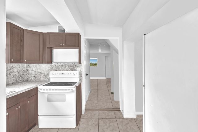 1713 NW 76th Terrace, Miami, FL 33147