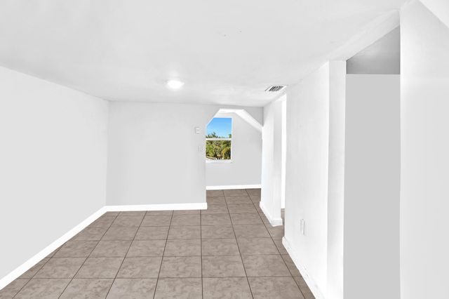 1713 NW 76th Terrace, Miami, FL 33147
