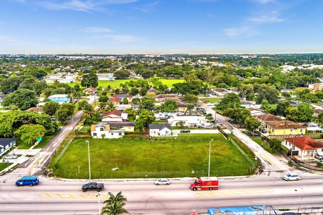 1713 NW 76th Terrace, Miami, FL 33147