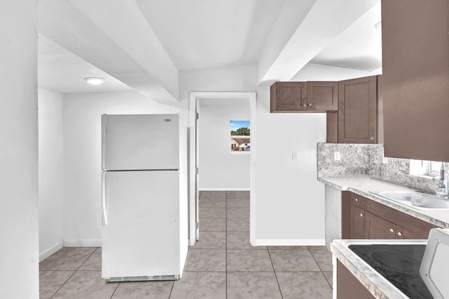 1713 NW 76th Terrace, Miami, FL 33147