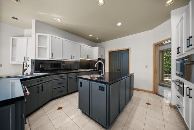 4340 Manor Court E, Dublin, OH 43017