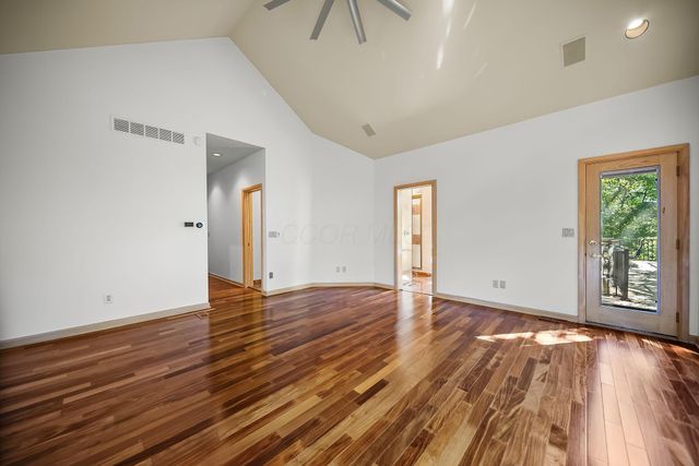 4340 Manor Court E, Dublin, OH 43017