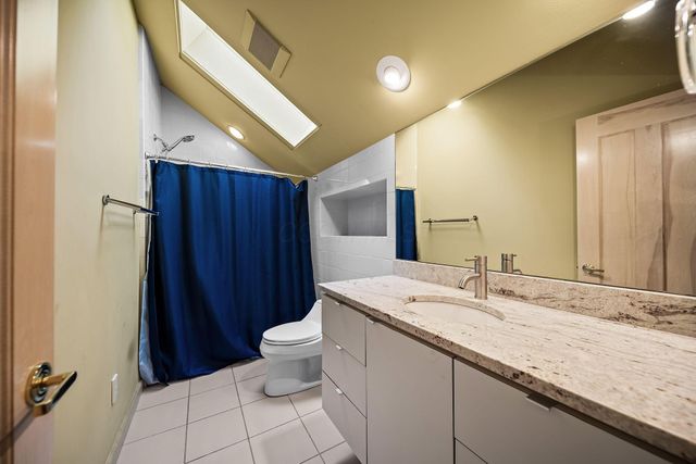 4340 Manor Court E, Dublin, OH 43017