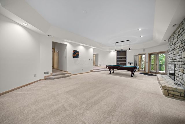4340 Manor Court E, Dublin, OH 43017