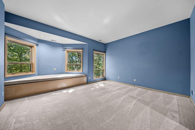 4340 Manor Court E, Dublin, OH 43017