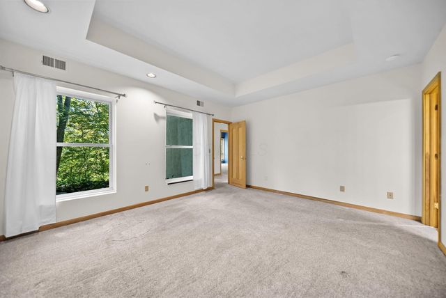 4340 Manor Court E, Dublin, OH 43017